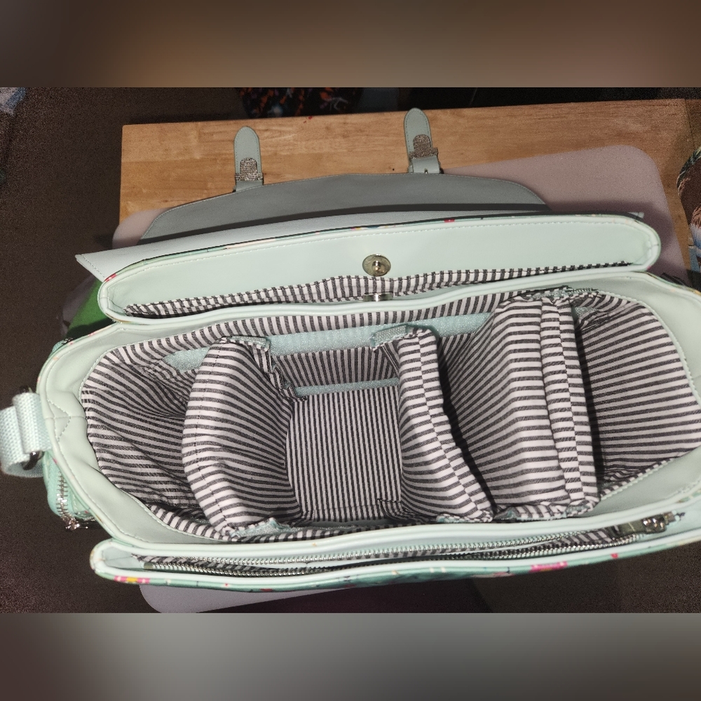 Diaper & camera bag combo by House of Flynn - Picture 5 of 6